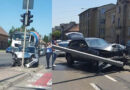 Punctul negru se acordă șoferilor neatenți care distrug mobilier stradal